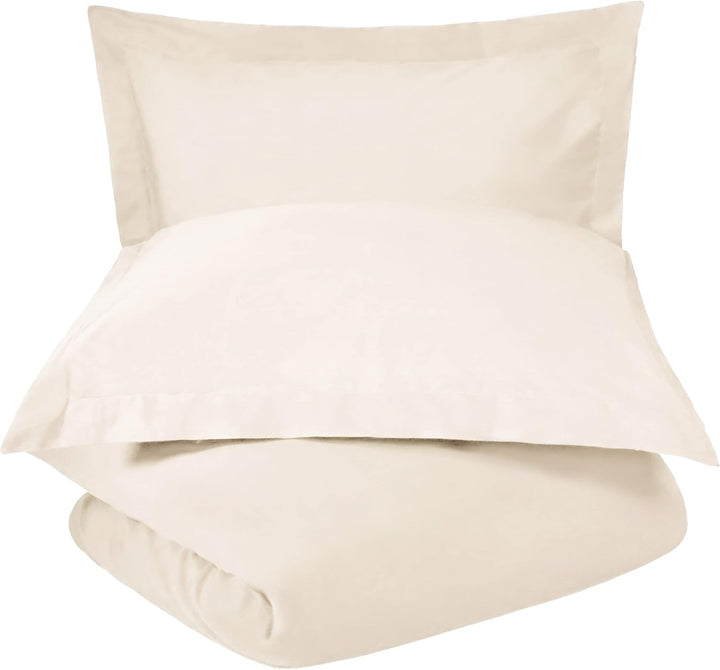 DWR percale duvet cover with ties, full/queen size. Made from crisp and breathable percale fabric, featuring corner ties to keep the duvet securely in place. Ideal for a clean and comfortable bedding update.