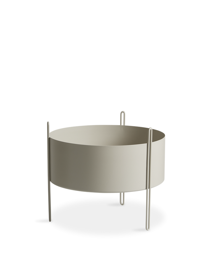 Pidestall planter. Sleek and modern design with a sturdy base, ideal for showcasing indoor or outdoor plants. Adds a stylish touch to any space while providing a stable and elegant display for greenery