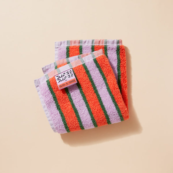 Dusen Dusen Neutral Washcloth featuring a diamond pattern in soft, neutral tones. Made from high-quality cotton, this washcloth offers a stylish and luxurious feel with excellent absorbency, ideal for everyday use in the bathroom.